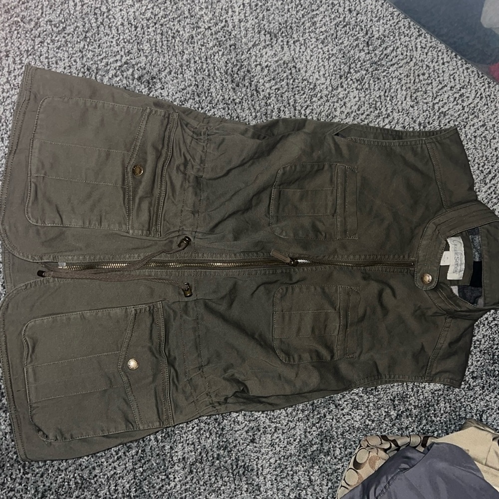 Green cargo vest